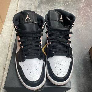 Men's Air Jordan 1 Mid 'Crimson Tint'